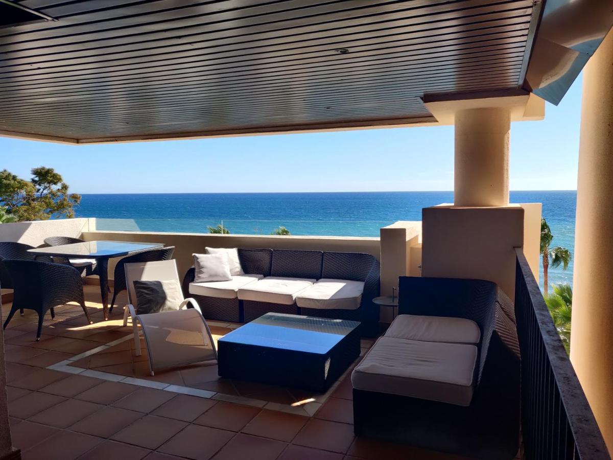 Bahia De La Plata Seafront Apartment Estepona Ngoại thất bức ảnh