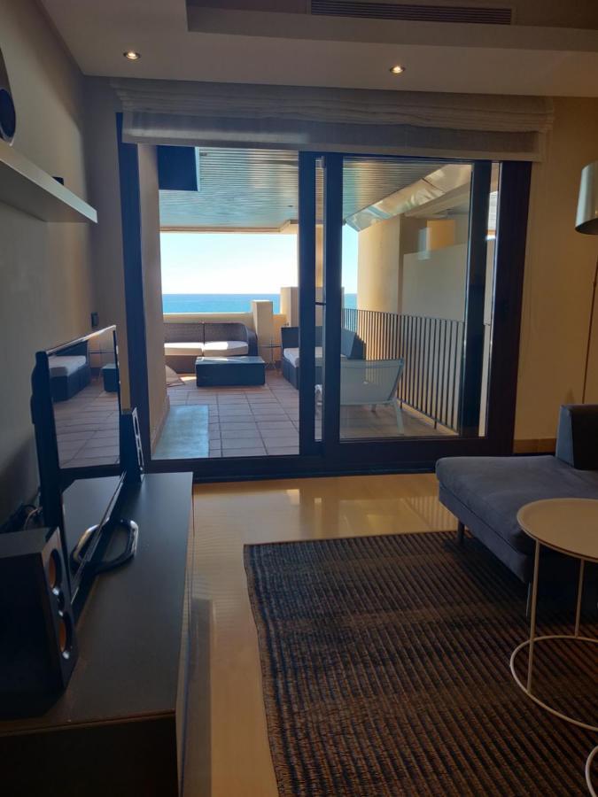 Bahia De La Plata Seafront Apartment Estepona Ngoại thất bức ảnh