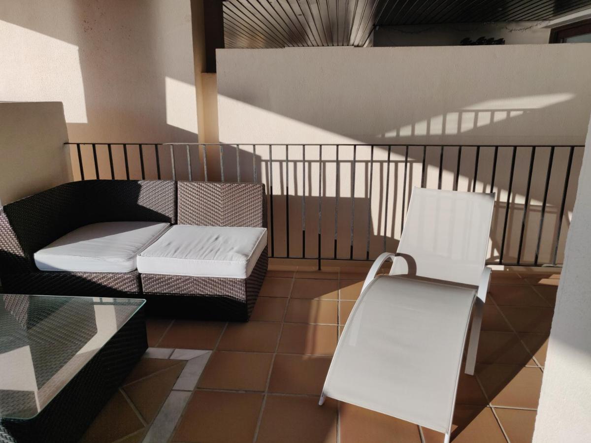 Bahia De La Plata Seafront Apartment Estepona Ngoại thất bức ảnh