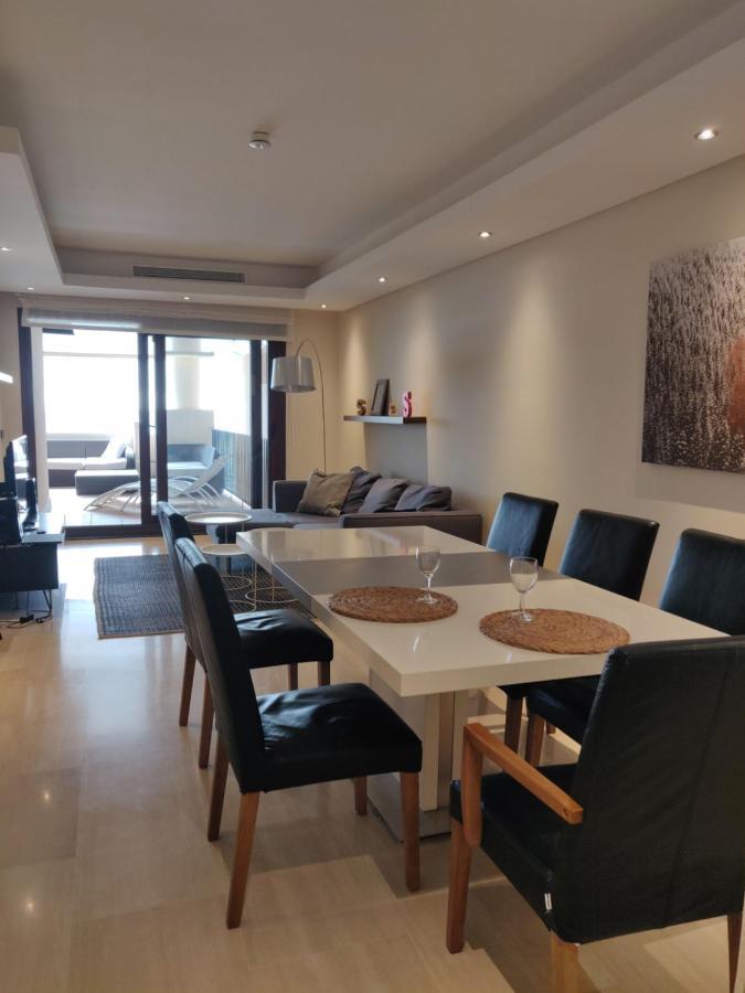 Bahia De La Plata Seafront Apartment Estepona Ngoại thất bức ảnh
