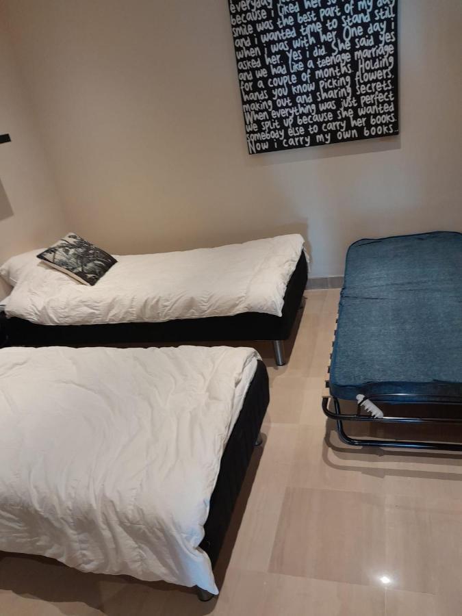 Bahia De La Plata Seafront Apartment Estepona Ngoại thất bức ảnh